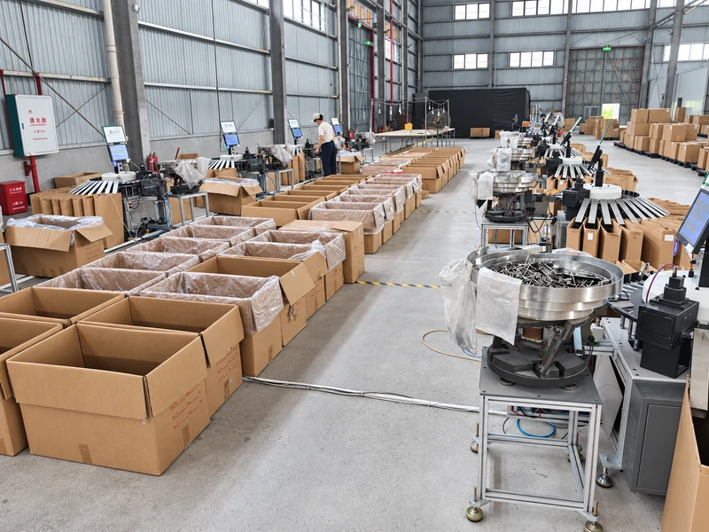 Precision electronic weighing and automatic shuttlecock tubing line