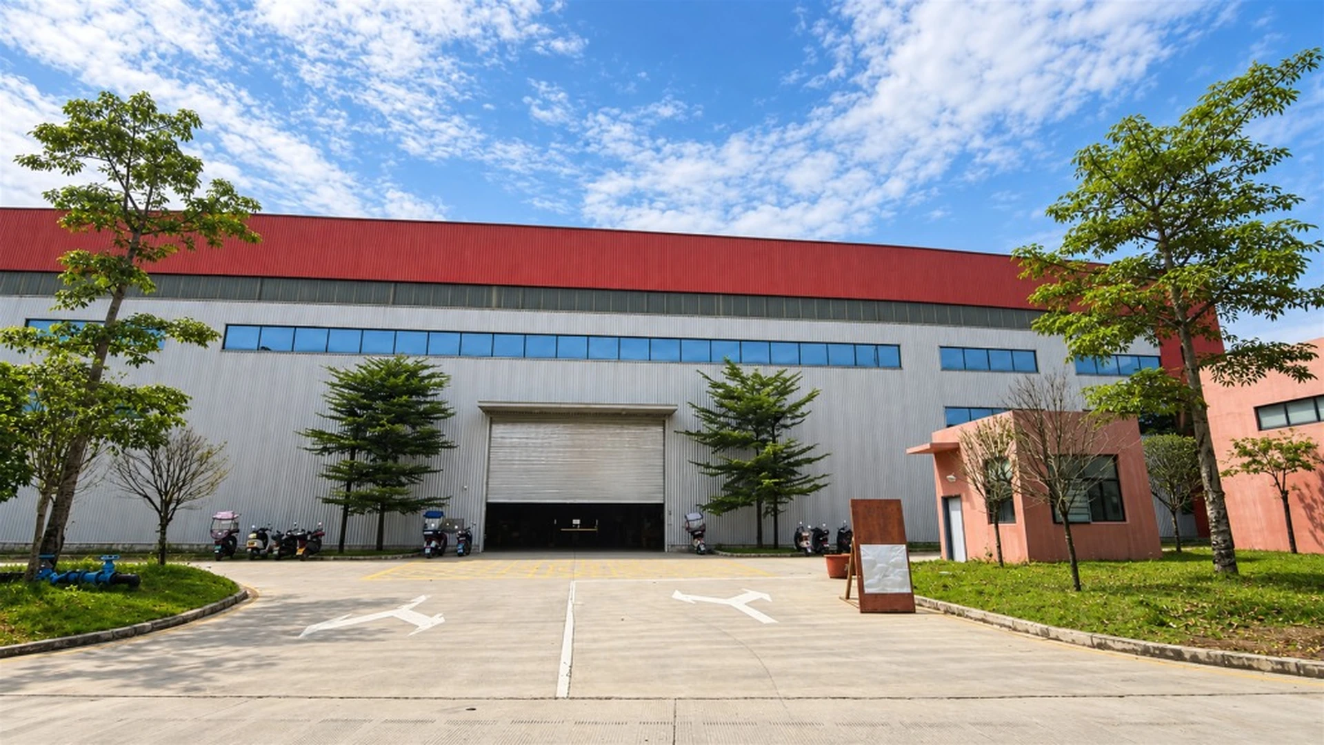ShuttlecockOEM Modern Feather Shuttlecock Manufacturing Plant Main Gate Entrance